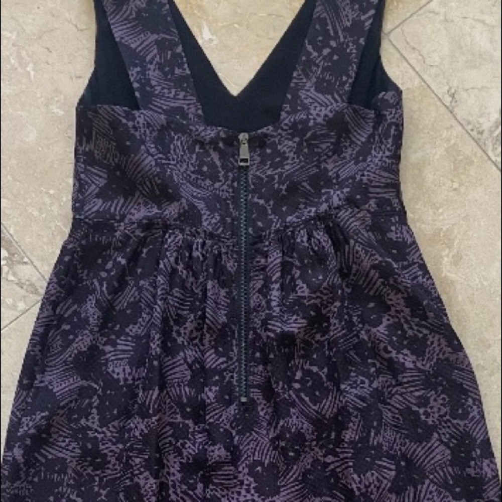 Burberry V-Neck Midi Dress-size 8 - Picture 6 of 7